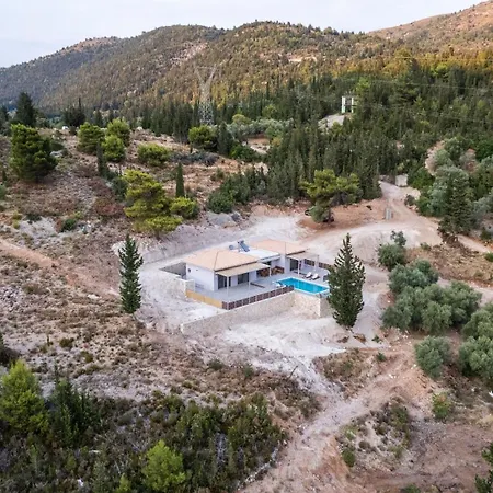 Villa When Waters Are Colored Dragano