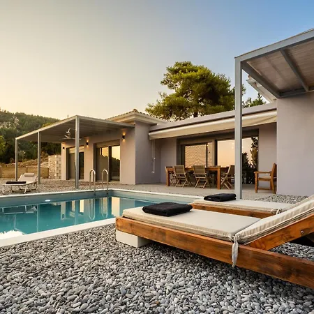 Villa When Waters Are Colored *